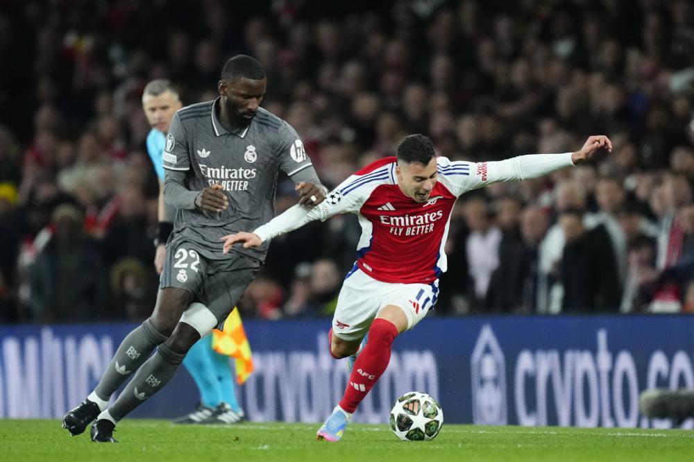 漸蓋過了他 漸蓋過了他