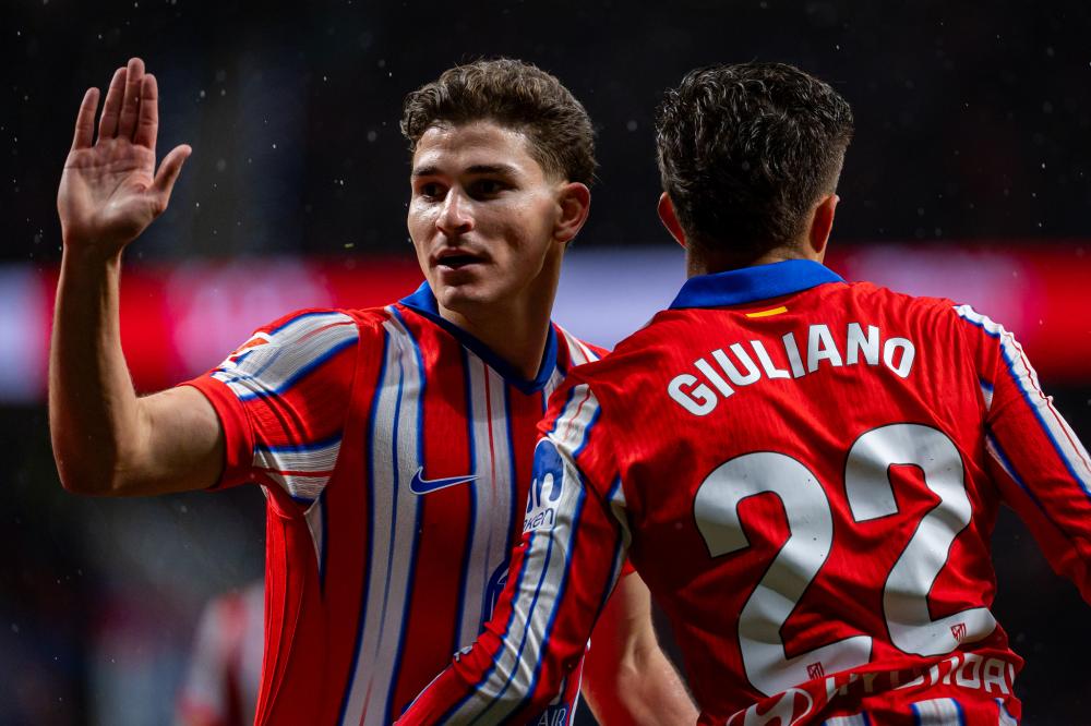 球迷们纷纷 球迷们纷纷